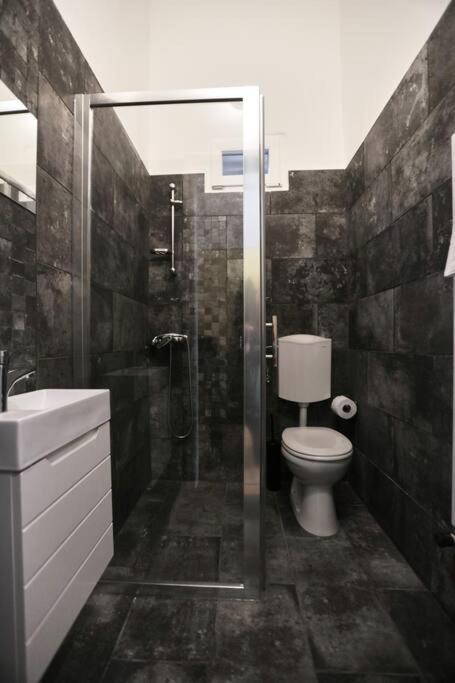 Unwind In Style W Sauna Dsgn 2Br Home Budapeszt Zewnętrze zdjęcie