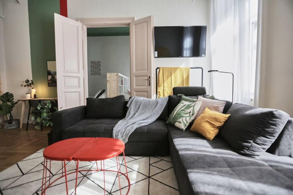 Unwind In Style W Sauna Dsgn 2Br Home Budapeszt Zewnętrze zdjęcie